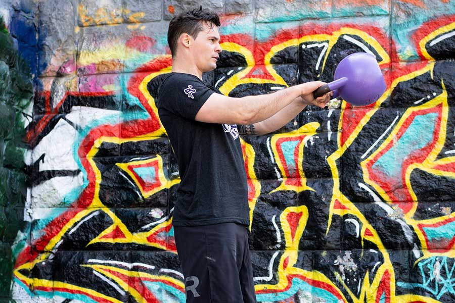 Philipp mit Kettlebell