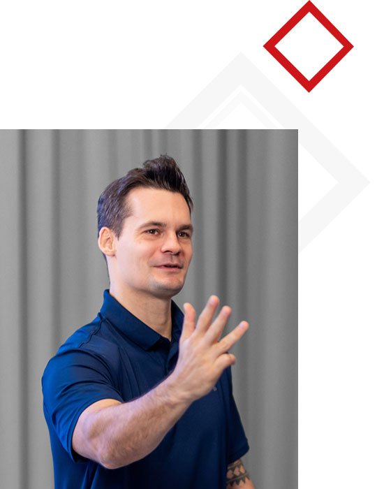 Philipp Widermann hat eine Hand gehoben und zählt